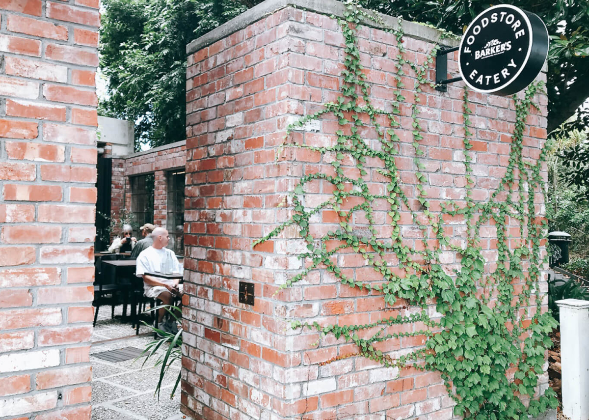 Barkers Foodstore Eatery2