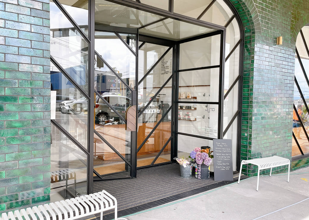 Husk Eats 1600x1140 V012