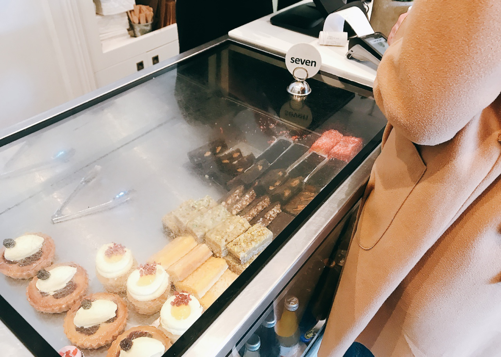 Husk Eats 1600x1140 V012