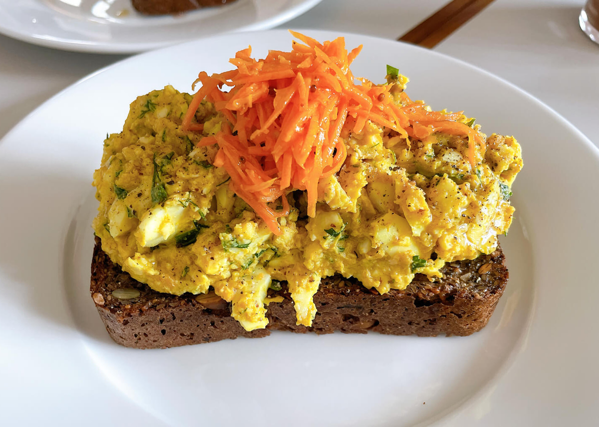 Husk Eats 1600x1140 V015